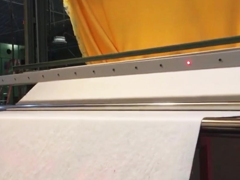 كاشف الإبرة للنسيج غير المنسوج