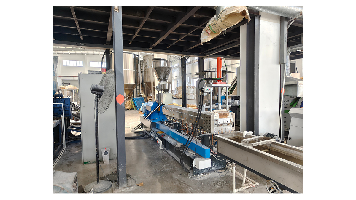 فاصل معدني مخصص لآلات التحبيب: دراسة حالة حول التكامل الموفر للمساحة