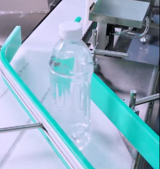 كاشف المعادن مع نقل الزجاجة 